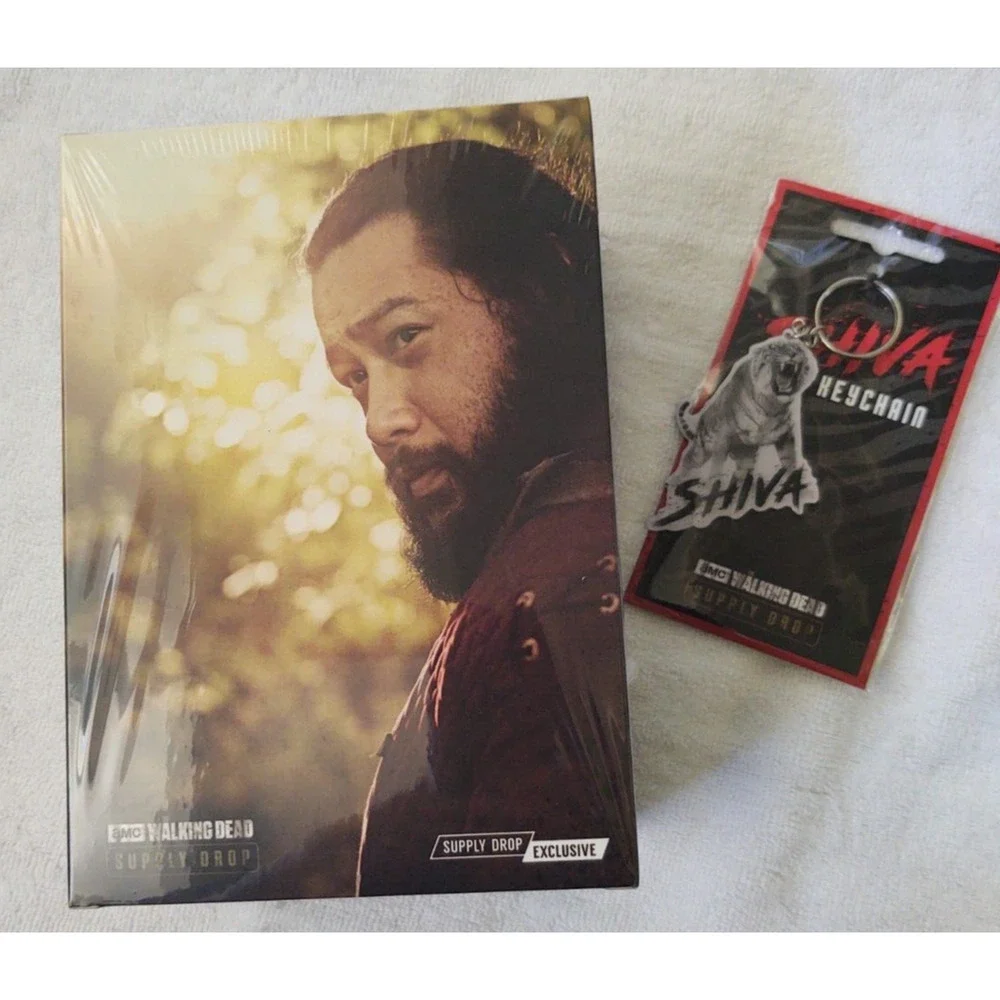 AMC TWD Walking Dead Supply Drop Jerry Collectible Statue & Shiva Keychain